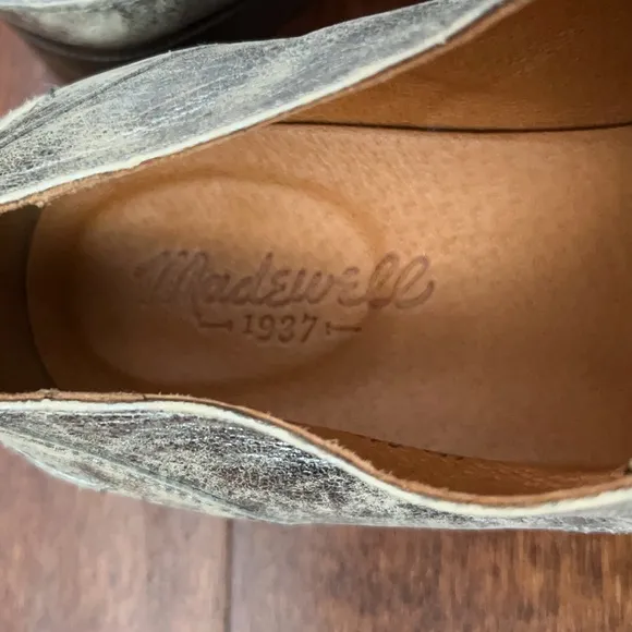 Madewell Serge Distressed Silver Leather Lace Up Flats, Leather Lining, Size 7.5