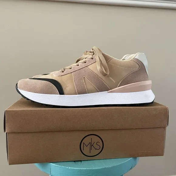 Maker’s Fashion Now Nova 1 Sneakers Tan Black Women’s 9 Fits like 8.5