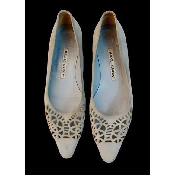 Manolo Blahnik Baby Blue Suede Round Toe Size 37.5 Cut Out Flats