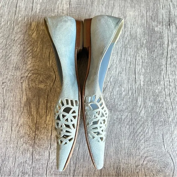 Manolo Blahnik Baby Blue Suede Round Toe Size 38 Cut Out Flats