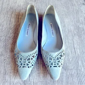 Manolo Blahnik Baby Blue Suede Round Toe Size 38 Cut Out Flats