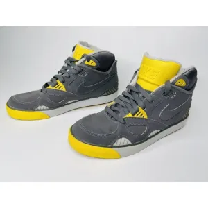 Men's Nike Shoes Auto Trainer Neutral Grey Vibrant Yellow Sneakers Size 9