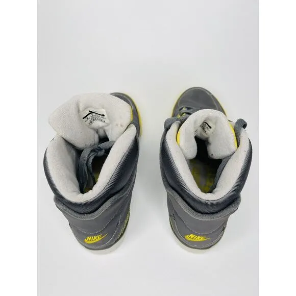 Men's Nike Shoes Auto Trainer Neutral Grey Vibrant Yellow Sneakers Size 9