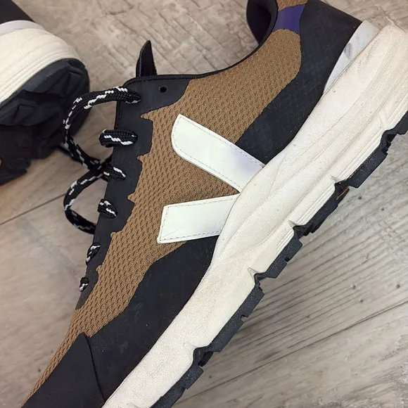 Men’s Veja Sneakers with vibram sole