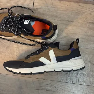 Men’s Veja Sneakers with vibram sole