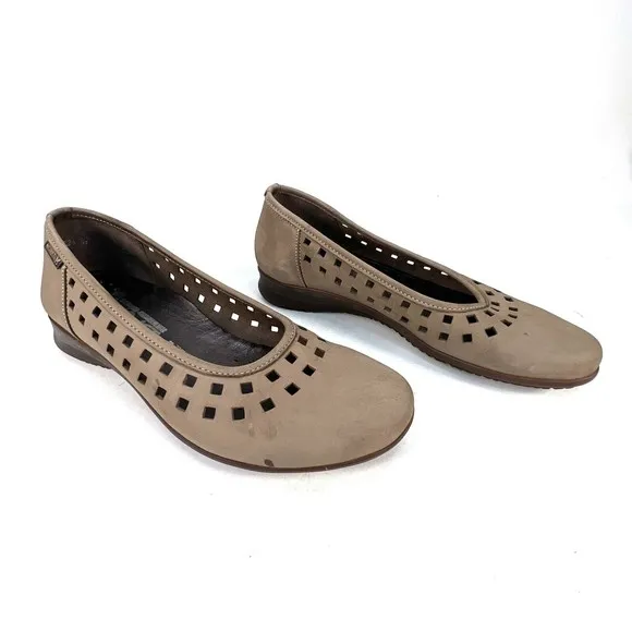 Mephisto Francia Nubuck Leather Perforated Flats Slip-On Cut-Out Taupe Size 9.5