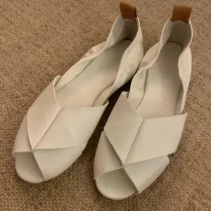 Mercedes Castillo White Amaia Flat Sandals