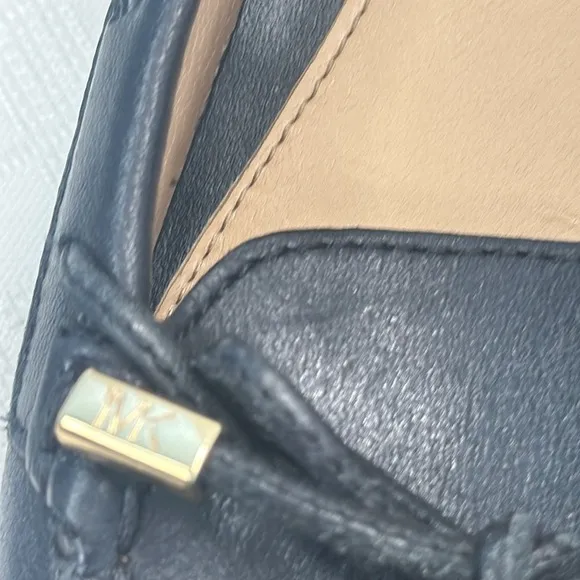 MICHAEL KORS SUTTON LEATHER LOAFER size 9