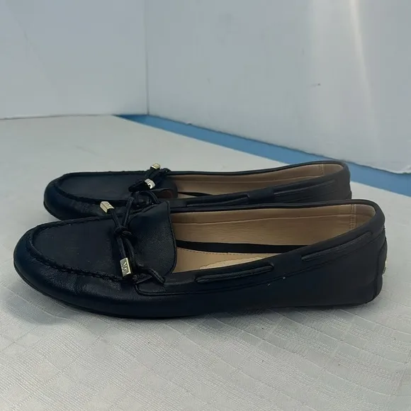 MICHAEL KORS SUTTON LEATHER LOAFER size 9