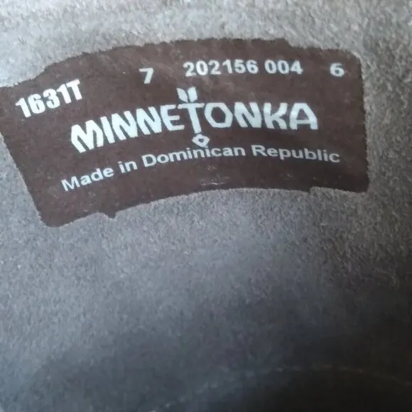 Minnetonka NWOB Grey Suede 3 Fringed Layers on Mid-Calf Pull-On Boots Sz 7