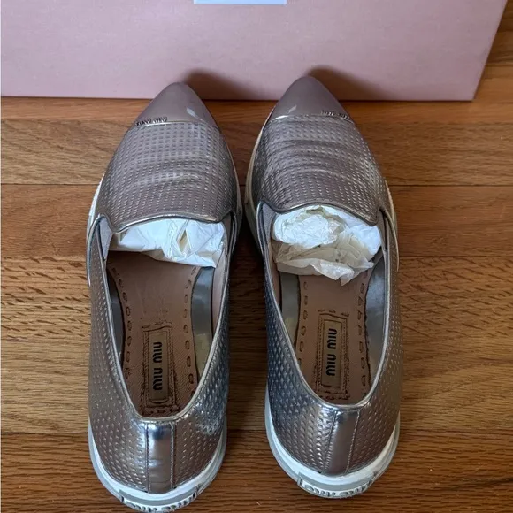 Miu Miu Silver Leather Loafers Size‎ 37