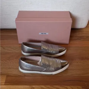 Miu Miu Silver Leather Loafers Size‎ 37