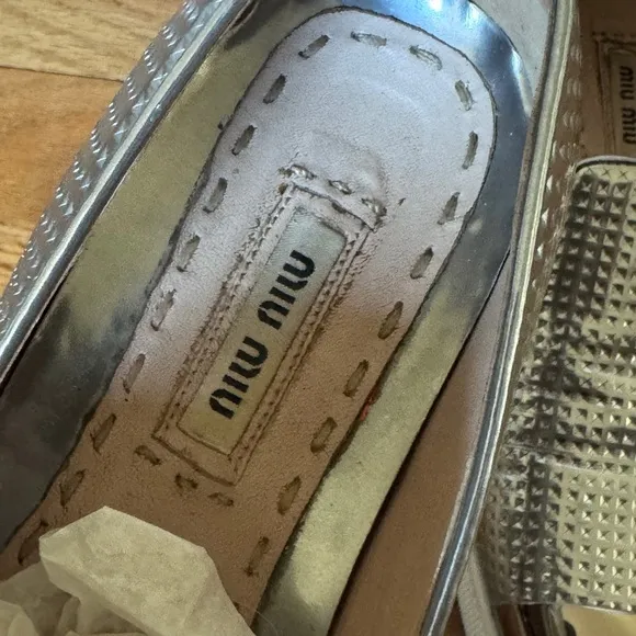 Miu Miu Silver Leather Loafers Size‎ 37