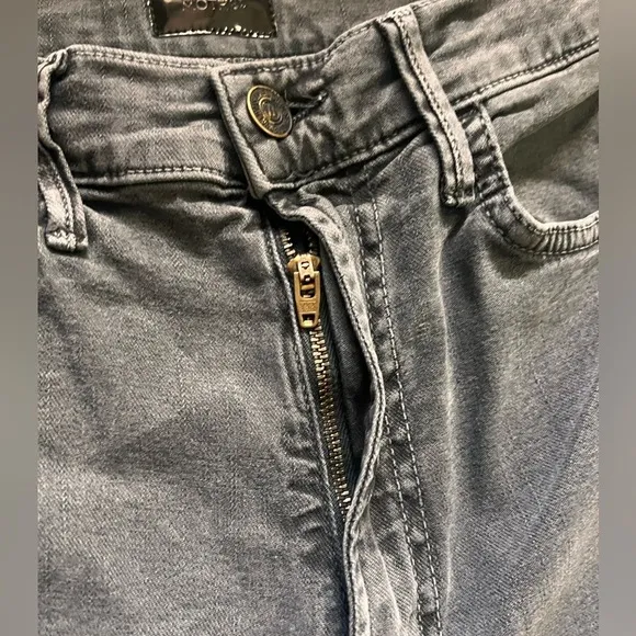 MOTHER Women’s The Hustler Ankle Fray - Chalk it up- size 26