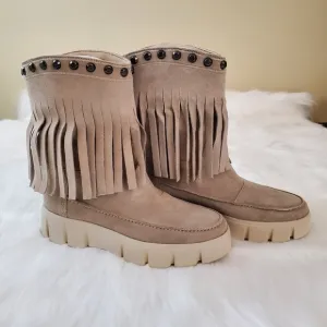 MSRP $225 Geox Size 37 Ghoula Fringe Suede Studded Boots