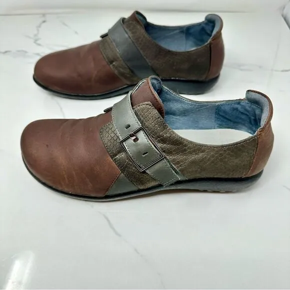 Naot Adjustable Buckle Flats- Size 9