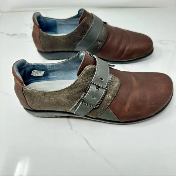 Naot Adjustable Buckle Flats- Size 9