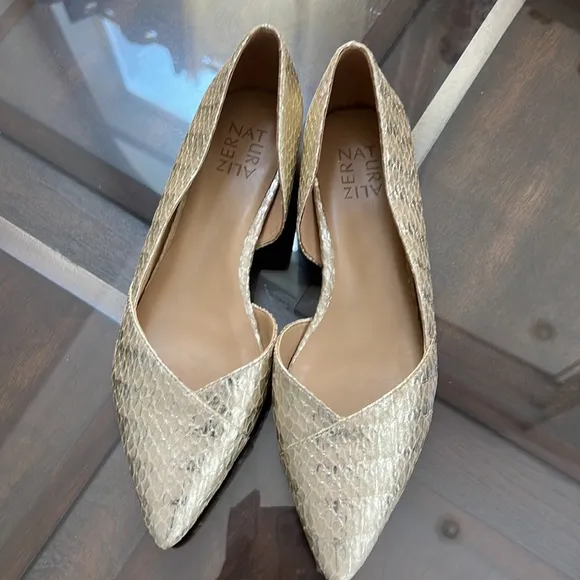 NATURALIZER Kristin Demi-Wedge Flats.