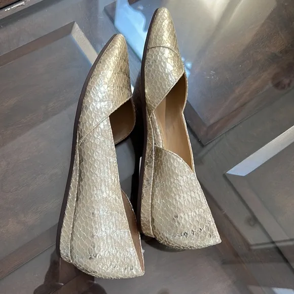 NATURALIZER Kristin Demi-Wedge Flats.