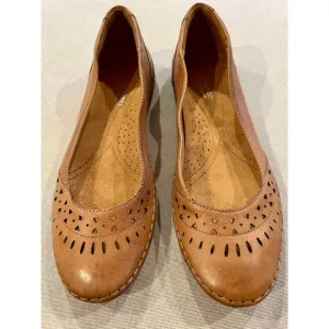Naturalizer Laser Cut Leather Flats Womens 9.5 Narrow Beige Artsy Boho