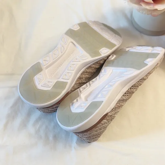 NEW $350 Athletic Propulsion Labs Techloom wave beach sneakers women size 7