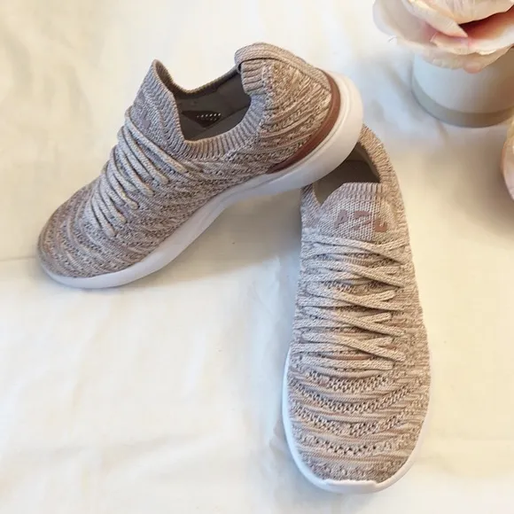 NEW $350 Athletic Propulsion Labs Techloom wave beach sneakers women size 7