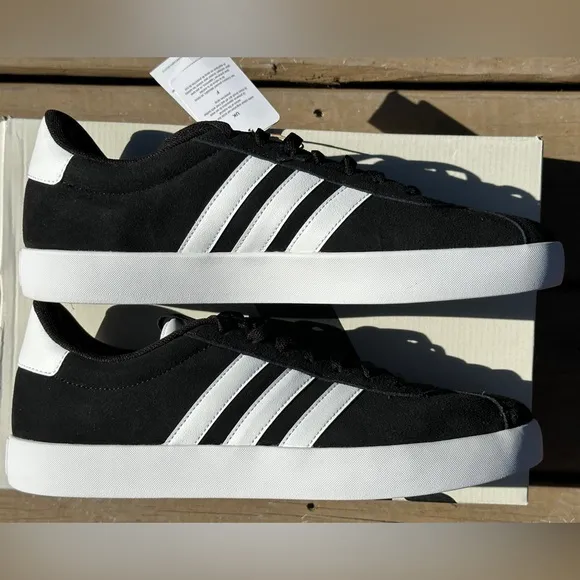 NEW Adidas Daily 3.0 Low Casual Sneaker ID6278 - Mens 10.5