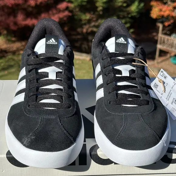 NEW Adidas Daily 3.0 Low Casual Sneaker ID6278 - Mens 10.5