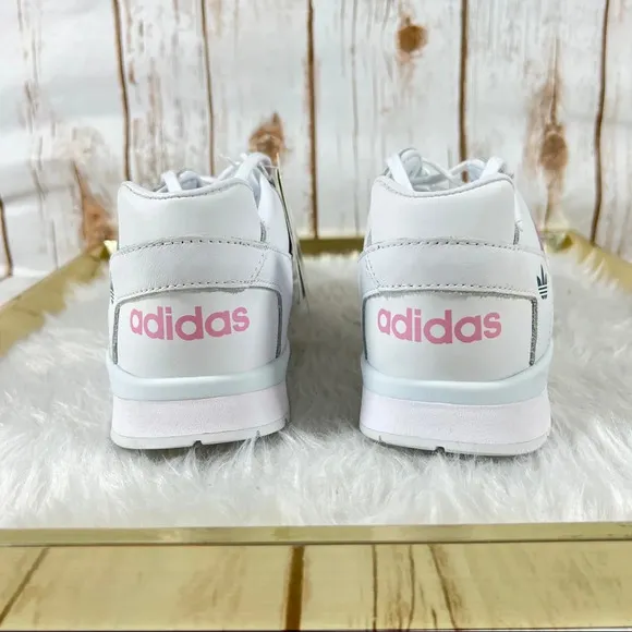 NEW Adidas Originals A.R. Trainer Sneakers