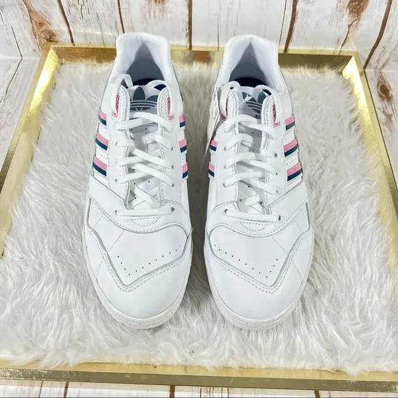 NEW Adidas Originals A.R. Trainer Sneakers