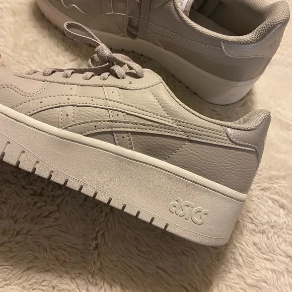 New ASICS Japan platform oyster grey sneakers size 11.5