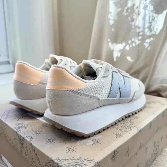 New Balance 237 Sneakers in Angora Light Mango
