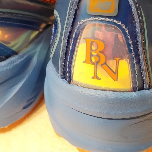 New Balance 740v2 Benson Tech Blue Orange Sneakers Lace Up Women's 8.5 Men's 7