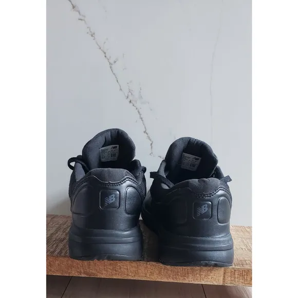 New Balance 813 v1 Sneakers Men 10.5 Black Walking Shoes MW813BK Leather Comfort