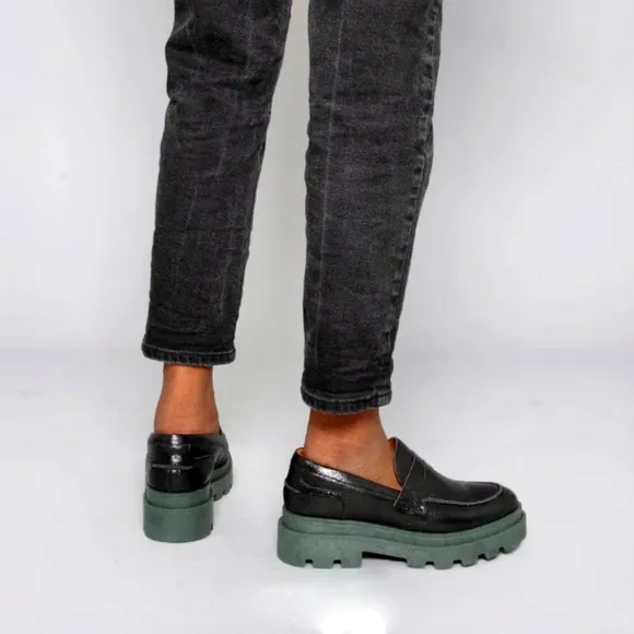 NEW Esska Chunky Black Leather Emily Loafers Size 37/7US