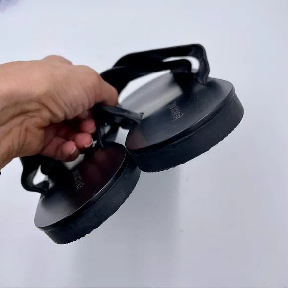 NEW Everlane Black Leather Day Crossover Sandal in Size 6.5