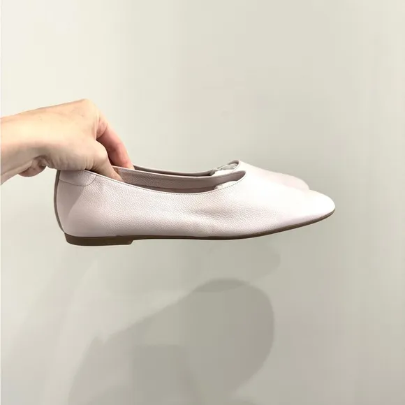 NEW EVERLANE The Day glove leather flats in white lilac