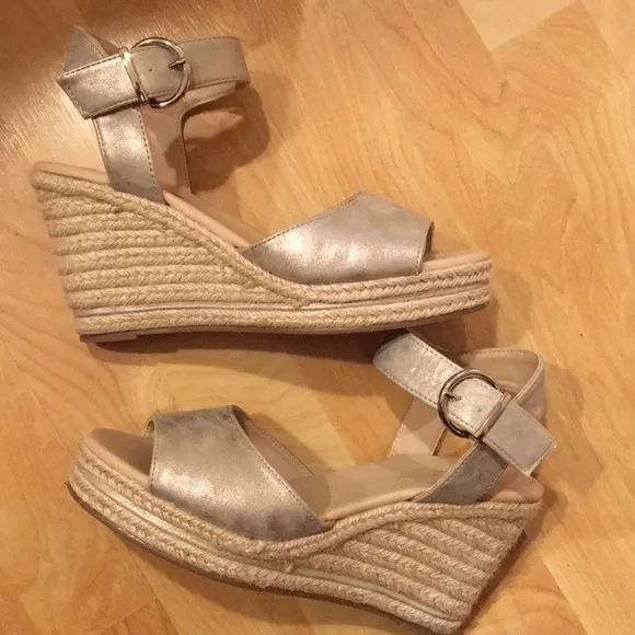 New golden wedge espadrilles
