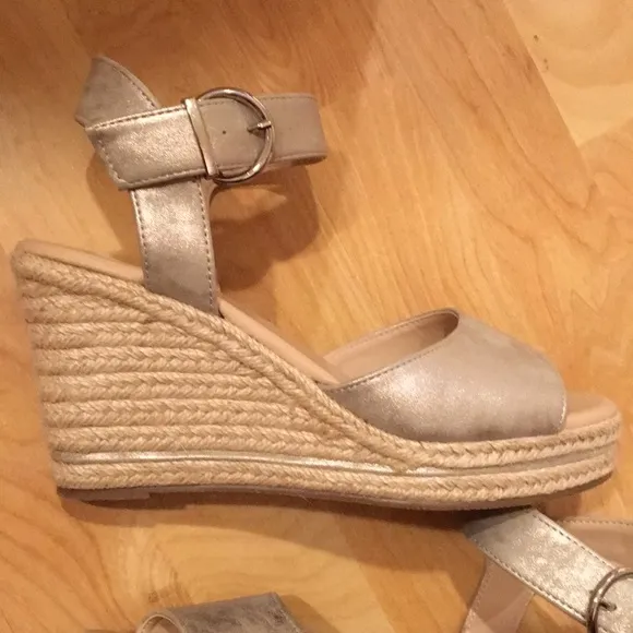 New golden wedge espadrilles