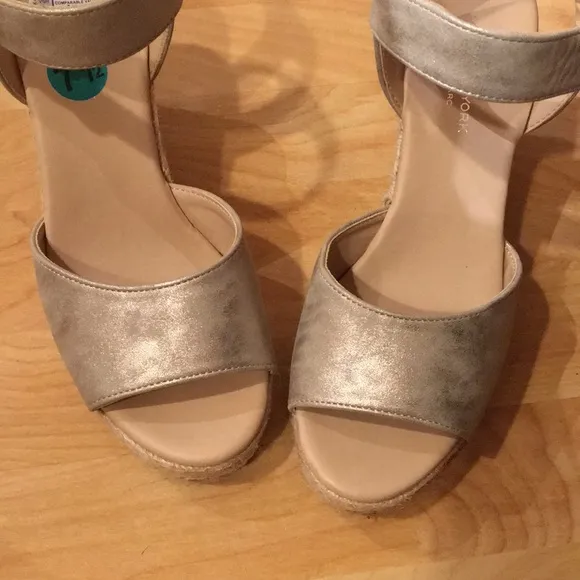 New golden wedge espadrilles