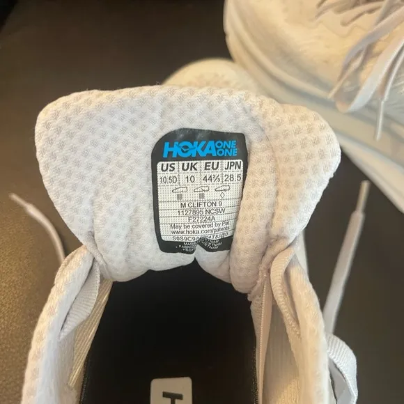 NEW HOKA Women's Clifton 9 Running Sneakers