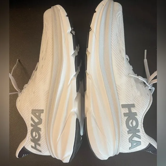 NEW HOKA Women's Clifton 9 Running Sneakers