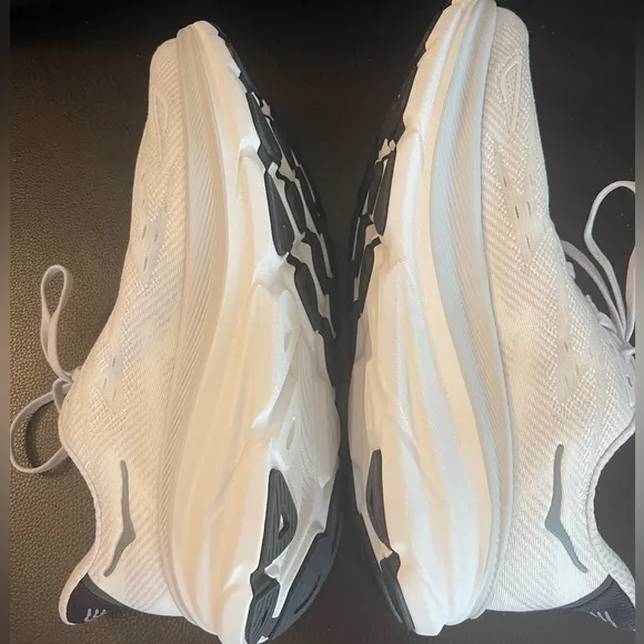 NEW HOKA Women's Clifton 9 Running Sneakers