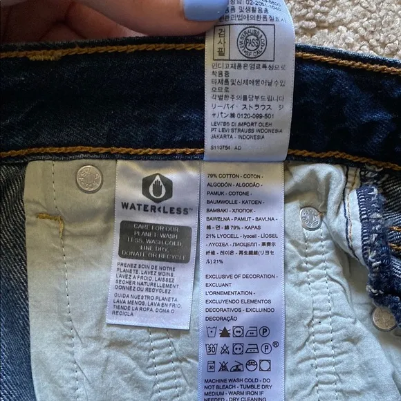 New Levi’s Size 26 Ribcage Shorts Blue Jean High-Waisted Shorts With Frayed Hem