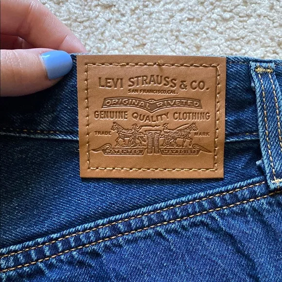 New Levi’s Size 26 Ribcage Shorts Blue Jean High-Waisted Shorts With Frayed Hem