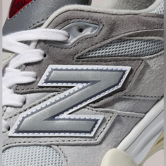 New New Balance 9060 Lifestyle Sneakers Men’s Size: 8.5 Women’s Size: 10