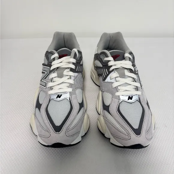 New New Balance 9060 Lifestyle Sneakers Men’s Size: 8.5 Women’s Size: 10