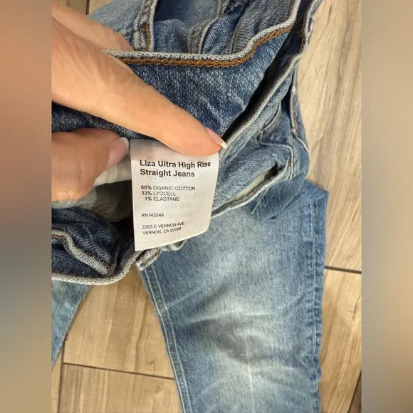 New! Reformation Liza Ultra High Rise Straight Jeans in Malta sz 27 $168
