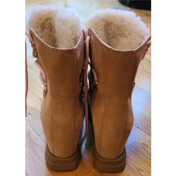 New Sorel Joan of Arctic Wedge III Lace Boot — Waterproof Suede Tawny Buff Sz 6