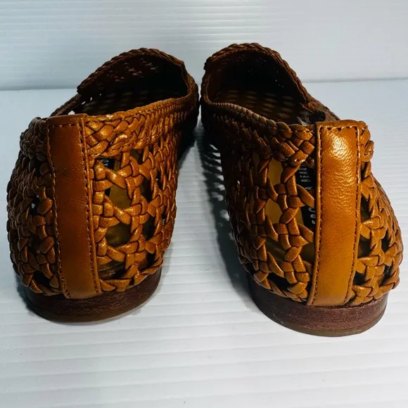 New Veronica Beard Griffin Tan Leather Woven Flats Size 38
